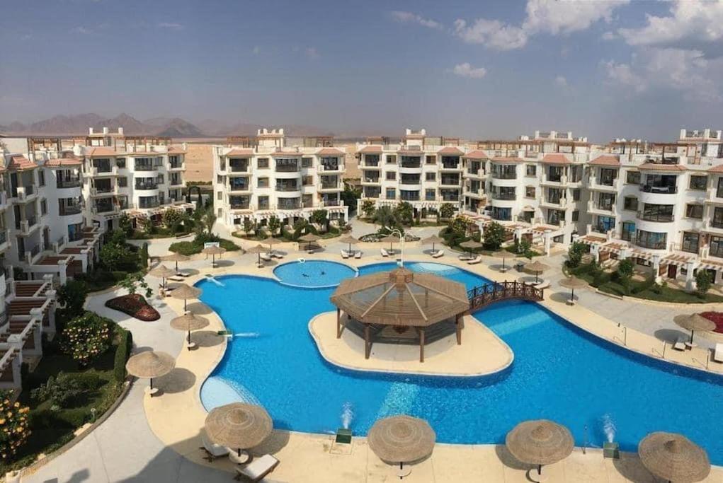 Cosy Studio On The First Floor With Lovely Terrace And Personal Garden Area, Pool View And Free Beach Access In Sharm Hills Resort شرم الشيخ المظهر الخارجي الصورة